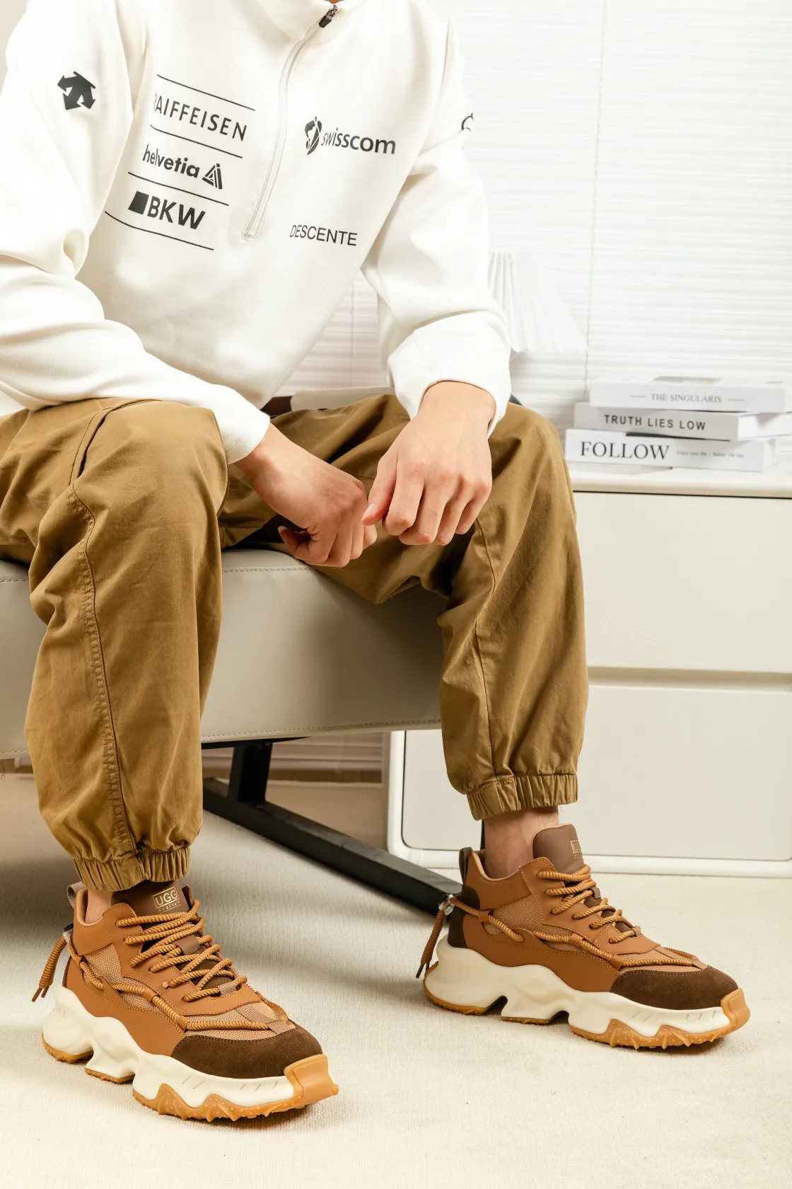 Men's shoes 💰620 IUGGI Heavy-duty thick-soled dad shoes EVA foam outsole Rarely seen on the market Retro version Very good-looking on the feet Mainly because it is so classy All-sheep fur lining Thick sole plate Super soft rebound Model 6081 Men's model 39-44 [issued]